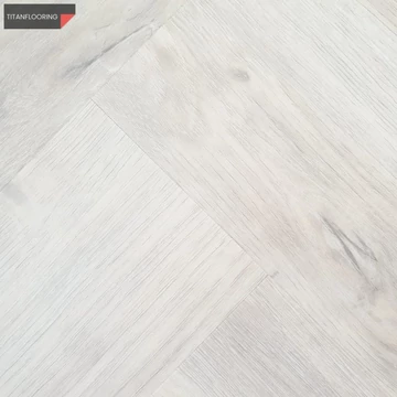 Titanflooring  COTTON WHITE OAK UNICLIC HALSZÁLKA SPC PADLÓ