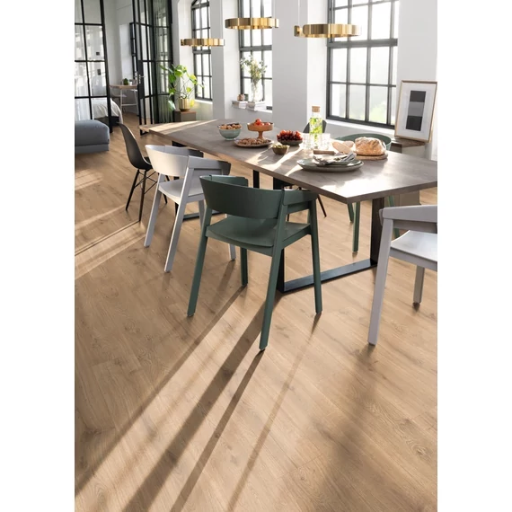 EGGER PRO CLASSIC 8/33 4V AQ Natural Predaia Oak Laminált padló EL2428